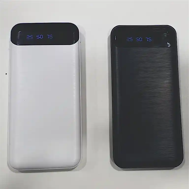 Power bank черные и белые 3